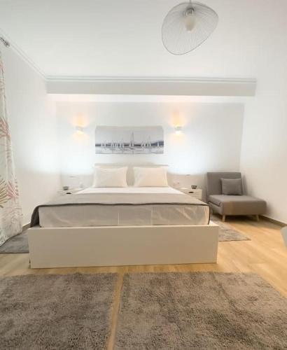 Petite Retreat in Kolonaki, Athens /Netflix