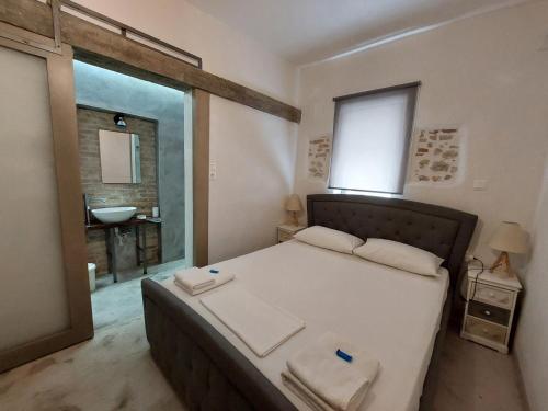 One-Bedroom Apartment image 7