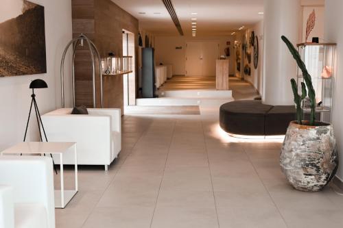 Hotel Cala Saona & Spa - image 2