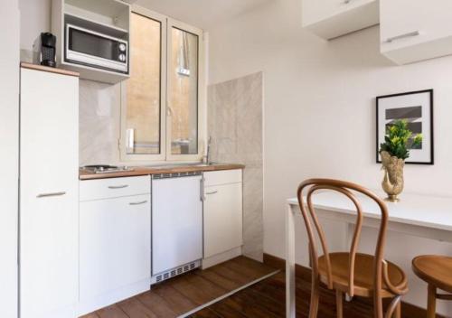 Barberini Luxury Apartment, Rome (photo 10)