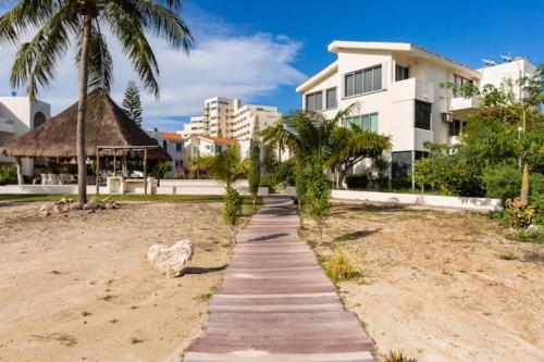 Depa de 3 habs, 3 baños y piscina (Zona Hotelera)