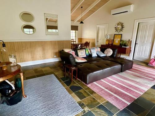 Kookaburra Cabin
