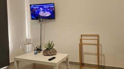 One-Bedroom Apartment image 7
