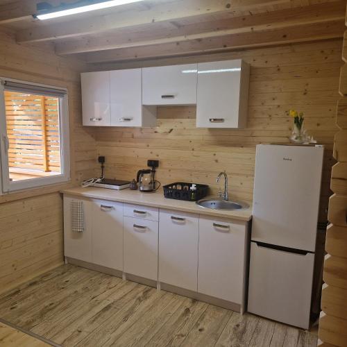 2 bedrooms, 4 beds