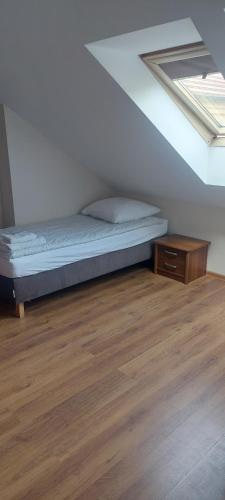 2 twin beds