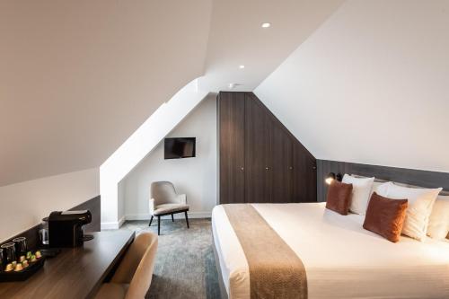 Quadruple Room image 3