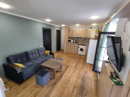 White house Dsegh in Dzoraget