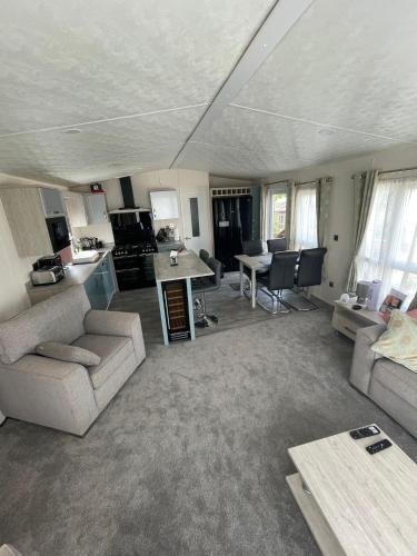 2 bedrooms, 3 beds