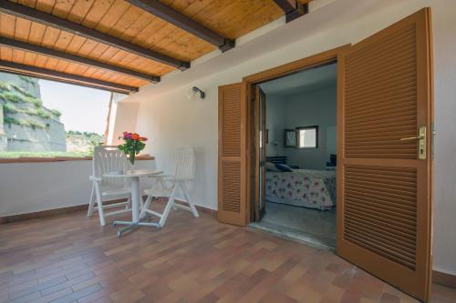 Le Roccette Mare Beach Hotel & Restaurant - image 3