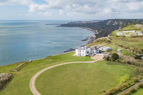 Abbots Cliff House by Bloom Stays