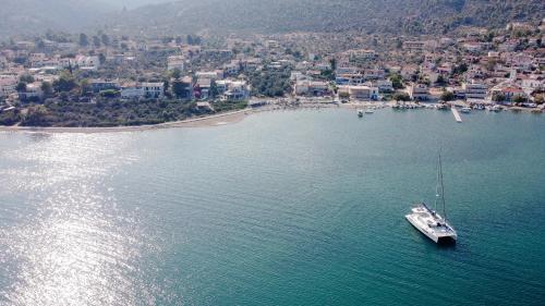 Hotel Korfos - Ξενοδοχείο Κόρφος Renovated