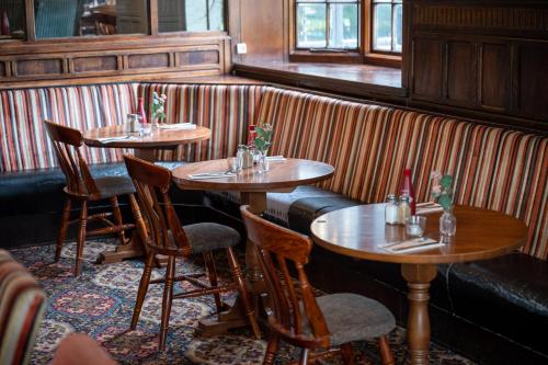 Restaurante, Bridge Inn Hotel by Good Night Inns in Greasby