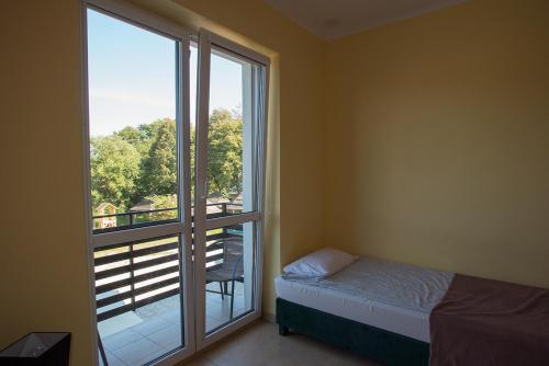 2 twin beds