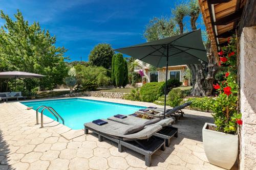 Private & comfortable stone villa with pool - Location, gîte - Roquefort-les-Pins