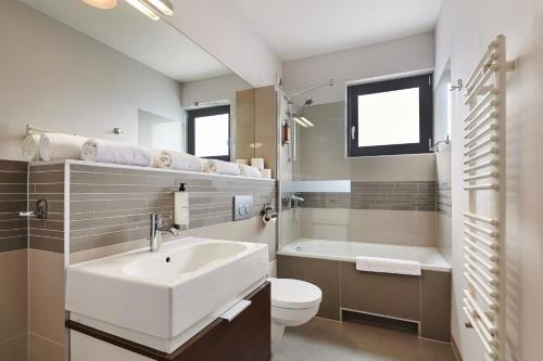 Golden Tulip Gdańsk Residence - image 12