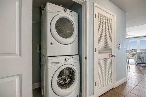 Laketown Wharf 433 By ZIA VR - image 2