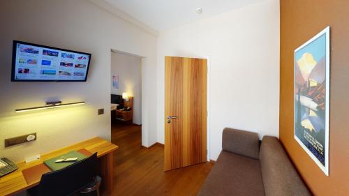 Hotel Ambassador - image 7