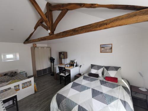 Chambre privative dans ferme rénovée à 7mn de Périgueux chambre d'hôte Sourbarie
