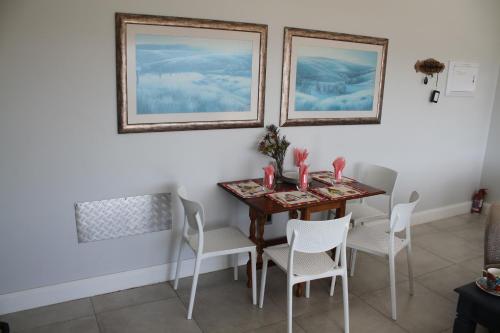 Létesítmények, Heron's View - lagoon views and solar power @Lake Brenton, Knysna in Brenton