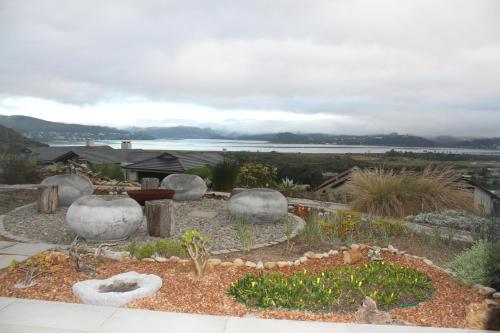 A környék, Heron's View - lagoon views and solar power @Lake Brenton, Knysna in Brenton
