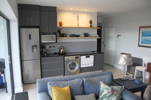 المرافق, Heron's View - lagoon views and solar power @Lake Brenton, Knysna in برينتون