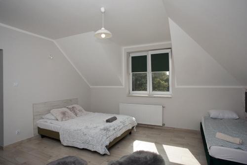 1 double bed, 2 twin beds
