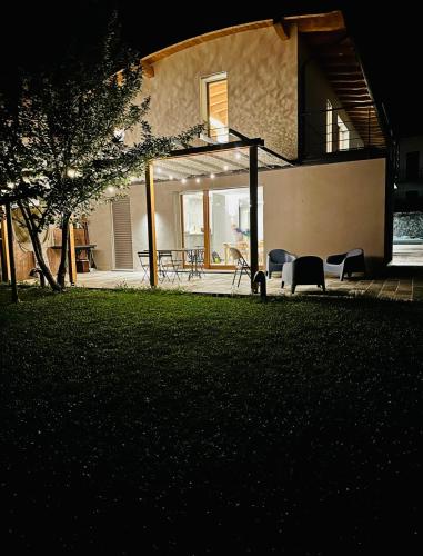 villa amarena, centralissima giardino e parcheggio gîte à louer Angera