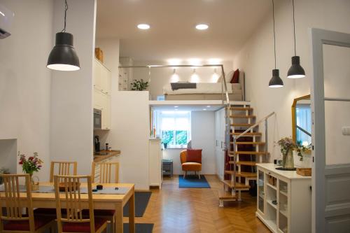 Jane's Place, experience the atmosphere of a historic villa & free parking, Ljubljana (photo 4)