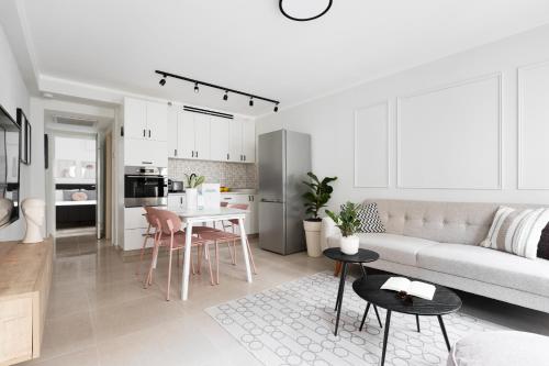 One-Bedroom Apartment image 10