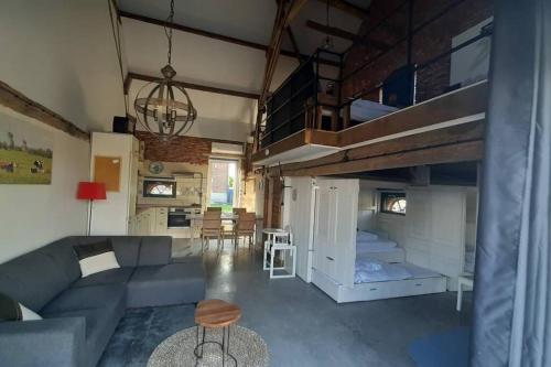 appartement in authentiek koetshuis met bedstee in Naaldwijk