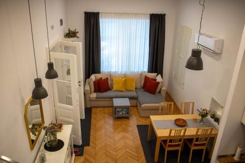 Jane's Place, experience the atmosphere of a historic villa & free parking, Ljubljana (photo 3)