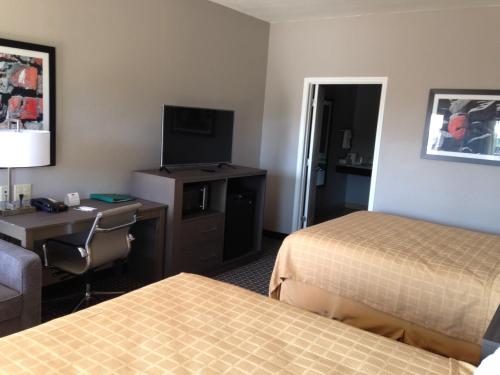 Scottish Inn & Suites Cotulla, TX