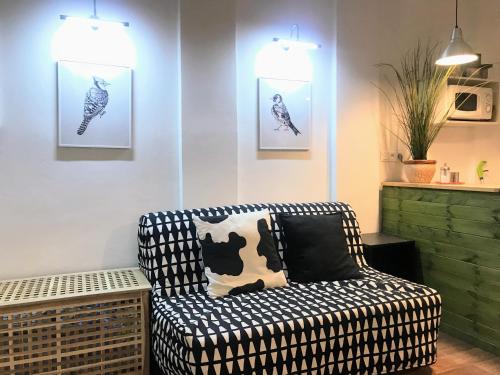 Fun Tiki Vibe Apartment / Charles Bridge / Netflix, Prag (Foto 10)