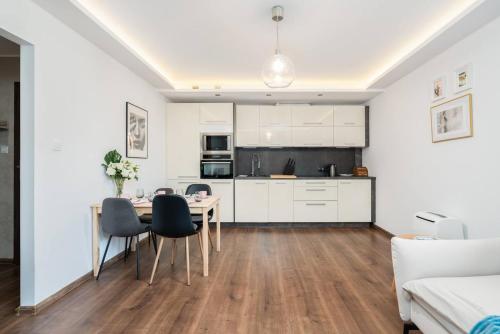 One-Bedroom Apartment image 10