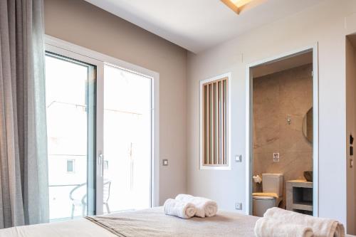 Junior Suite with Partial Sea View image 6
