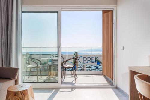 Junior Suite with Sea View image 10