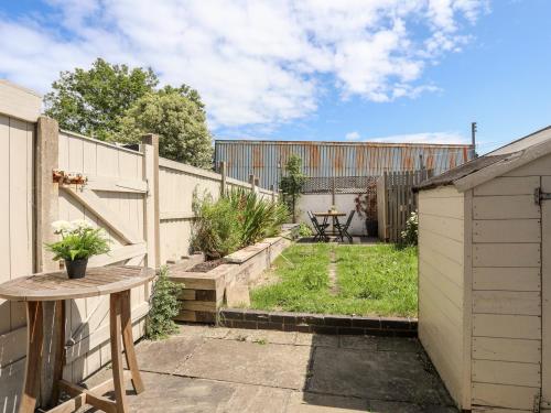 Maes Y Ddol Maes Y Ddol