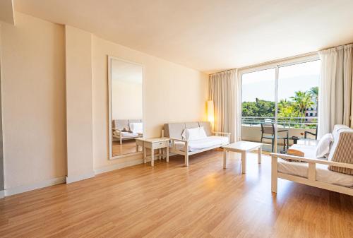 room detail thumbnail 0