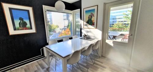 Bright, big apartment with own sauna & balcony, Helsinky (fotografie 10)