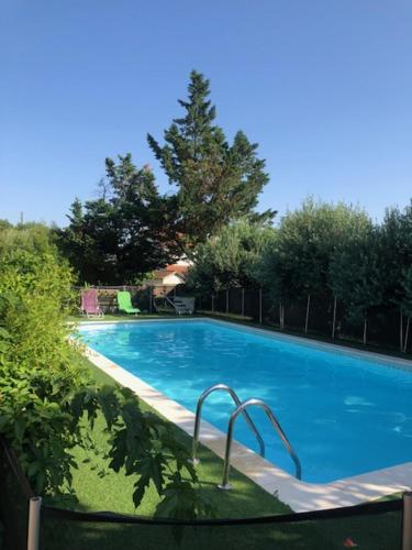 Chambre ou Studio dans Maison avec piscine, Тулуза