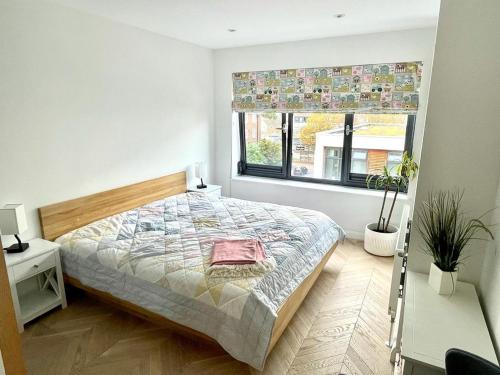 Cosy 1 bedroom apartment with balcony near Chiswick