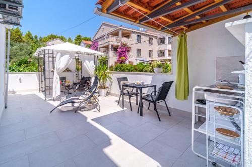  Rooms Anna in Milna
