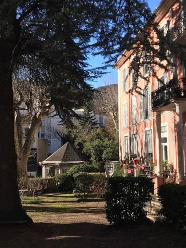 Superbe T2 dans un parc arboré