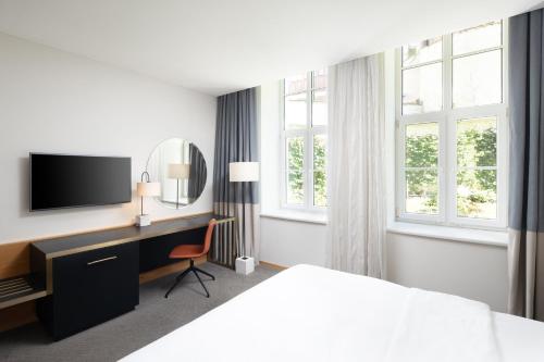 room detail thumbnail 1