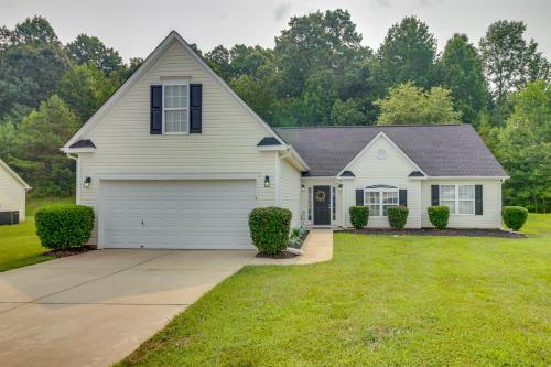 Cozy North Carolina Abode - Minutes from Downtown! in Mount Holly