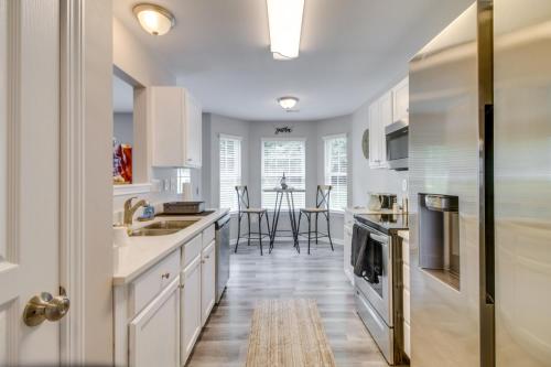 Cozy North Carolina Abode - Minutes from Downtown! in Mount Holly, USA