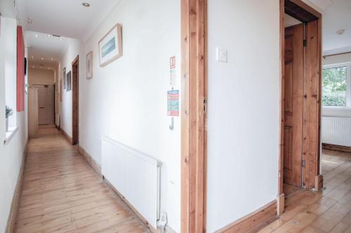 Tlorisi, Rose Cottage - 3 Bed Cottage - New Hedges - Tenby in New Hedges