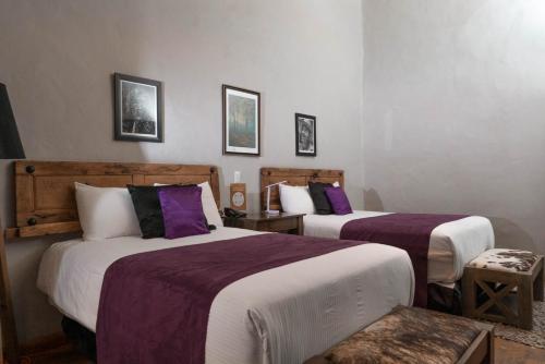 2 double beds