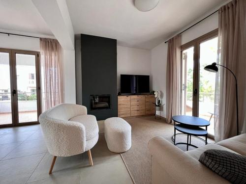 Villa Gagra - Brand New Villa with Private Pool in Panormos