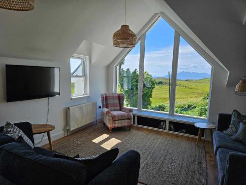 Hillside House in Elgol